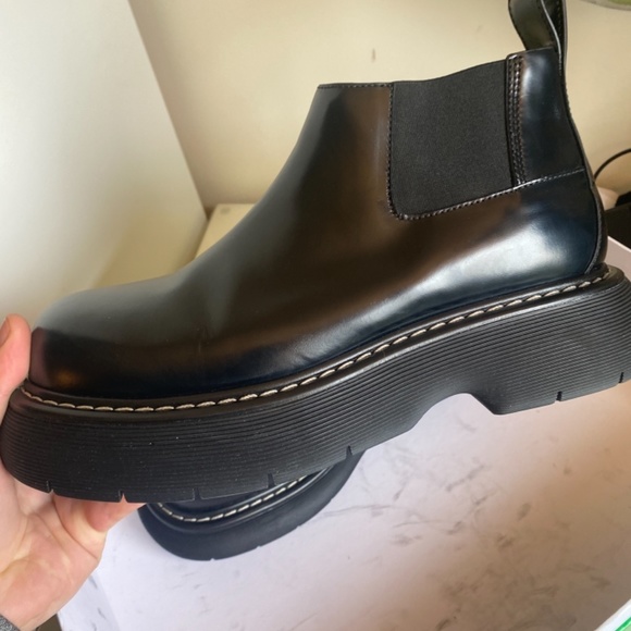 SOLD Bottega Veneta Bounce Black Leather Chelsea Boot - Picture 4 of 14